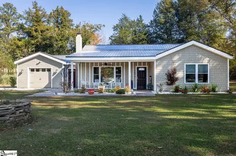 902 Church St, Laurens, SC 29360