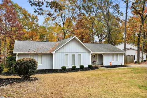 105 Longstreet Dr, Greer, SC 29650