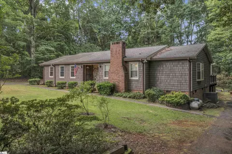 37 Wedgefield Dr, Boiling Springs, SC 29316