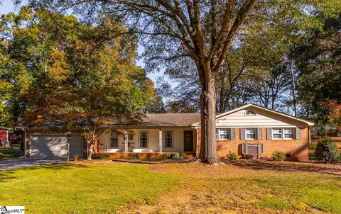107 Hillpine Dr, Simpsonville, SC 29681