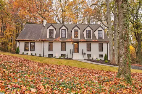 15 Lake Circle Dr, Greenville, SC 29609