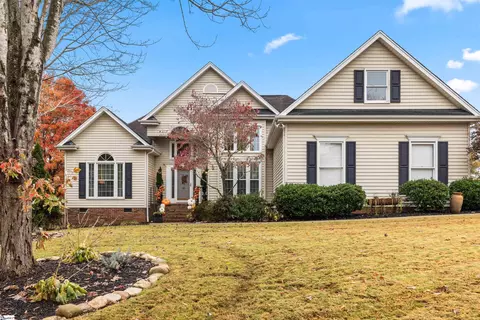 2 Smith Hollow Dr, Greenville, SC 29615