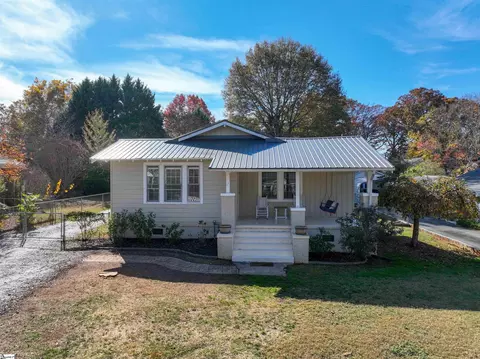 7 Bentwood Dr, Greenville, SC 29609