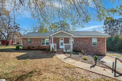 560 Shiloh Church Rd, Wellford, SC 29385