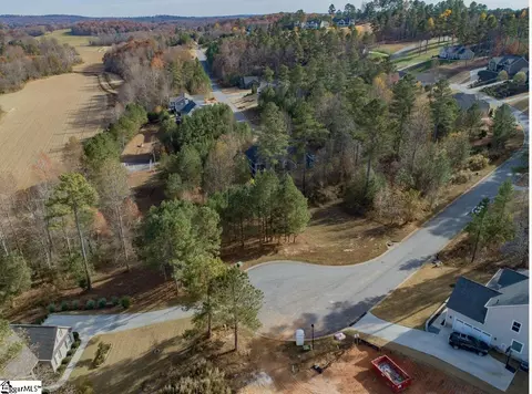 22 Tee Box Ln, Travelers Rest, SC 29690