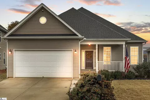 204 Summergrass Dr, Greenville, SC 29617