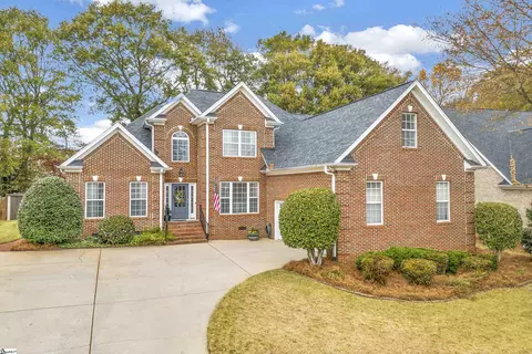 211 Kilgore Farms Cir, Simpsonville, SC 29681
