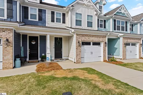 327 Stirrup Ct, Greer, SC 29651