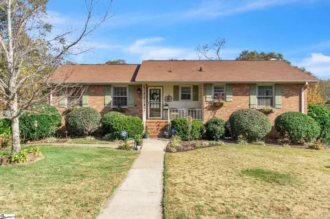 17 Kendal Green Dr, Greenville, SC 29607