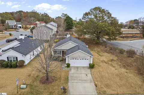 403 Hampton Ridge Dr, Greer, SC 29651