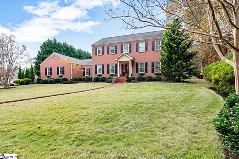 107 Williamsburg Dr, Greer, SC 29651