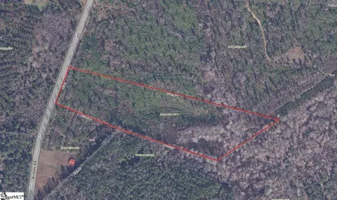 501 Bluejay Rd, Hodges, SC 29653
