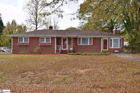 304 Rangeview Cir, Greenville, SC 29617