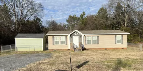 382 David Ave, Wellford, SC 29385