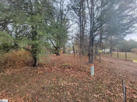 613 Keller Rd, Taylors, SC 29687