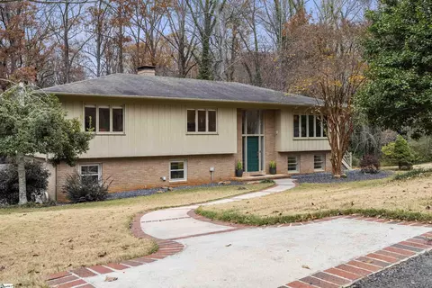 16 Hathaway Cir, Greenville, SC 29617