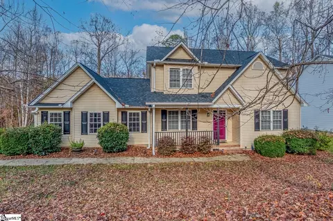 202 Courtneybrook Trl, Mauldin, SC 29662