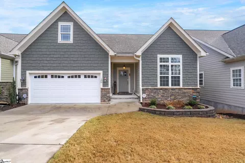 106 Pebble Creek Dr, Taylors, SC 29687