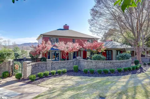 112 E Round Hill Rd, Greenville, SC 29617