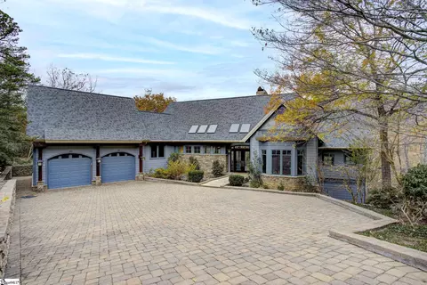 8 Deer Valley Ct, Travelers Rest, SC 29690