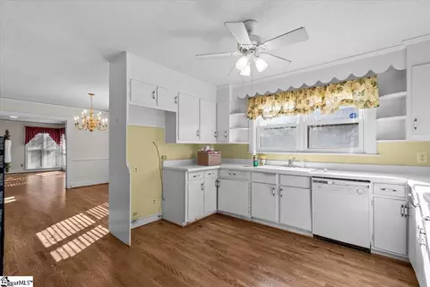 102 Fleming Dr, Greer, SC 29650 photo 6