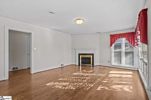 102 Fleming Dr, Greer, SC 29650 photo 4
