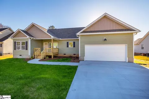 106 Stratford Pl, Clinton, SC 29325