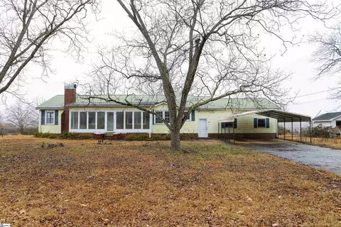 225 Walton Dr, Williamston, SC 29697