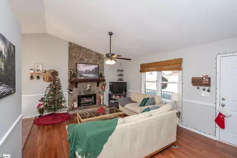 111 Beaver Creek Ct, Marietta, SC 29661 photo 6