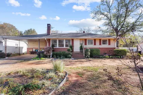 204 Bryson Dr, Simpsonville, SC 29681