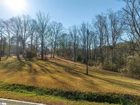 4611 Howe Rd, Greer, SC 29651 photo 2