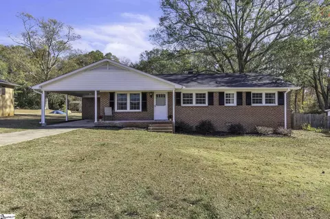 308 Hillcrest Dr, Greer, SC 29651