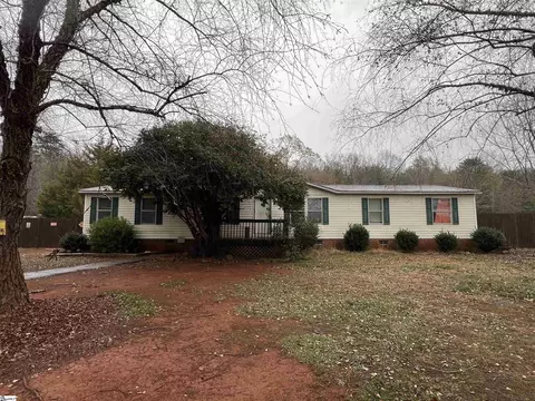 207 Daytona Ln, Piedmont, SC 29673