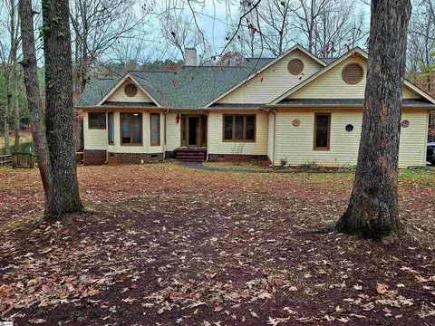 114 Carriage Ct, Greenwood, SC 29646