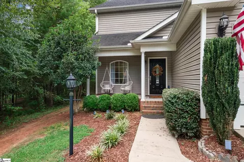 325 Sweetgum St, Laurens, SC 29360