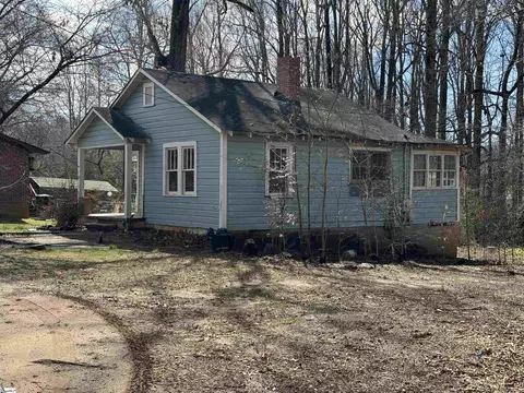 15 Willis St, Travelers Rest, SC 29690