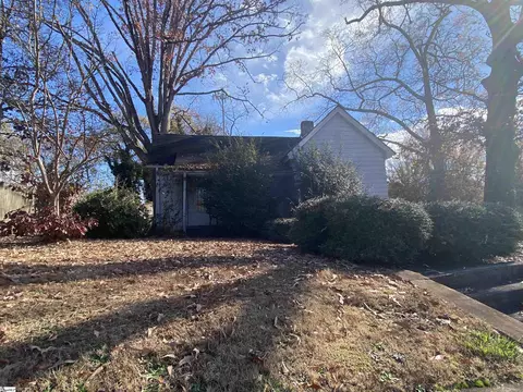 409 Easley Bridge Rd, Greenville, SC 29611