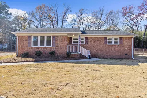 163 Sunset Dr, Cowpens, SC 29330