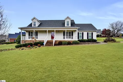 301 Wood River Way, Taylors, SC 29687