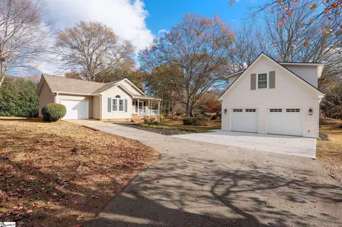 215 Boiling Springs Rd, Greer, SC 29650