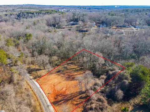 1004 Center Rd, Taylors, SC 29687