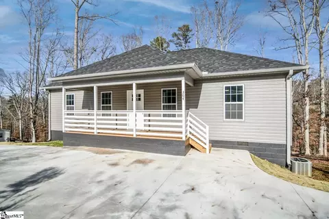 364 W Caroline St, Greenville, SC 29611
