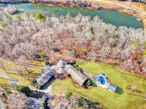 2876 Table Rock Rd, Pickens, SC 29671 photo 1