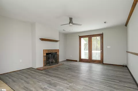 211 Brookside Dr, Duncan, SC 29334 photo 2