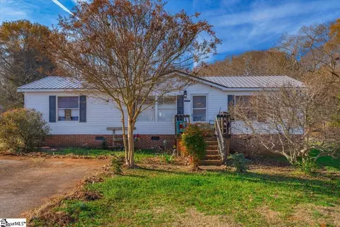 211 Wagon Ct, Fountain Inn, SC 29644