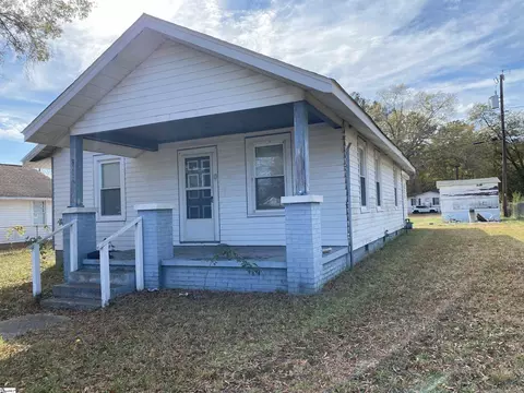 278 Locust St, Clinton, SC 29325