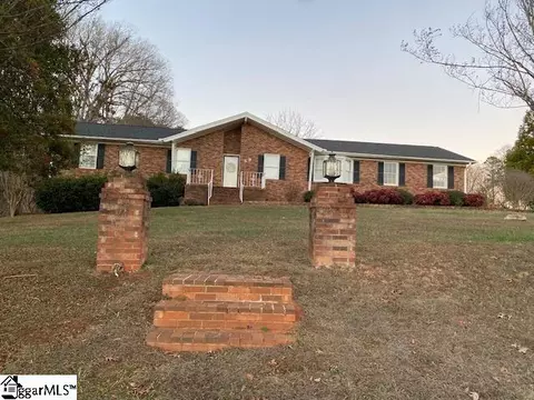 59 E Old Mill Rd, Travelers Rest, SC 29690