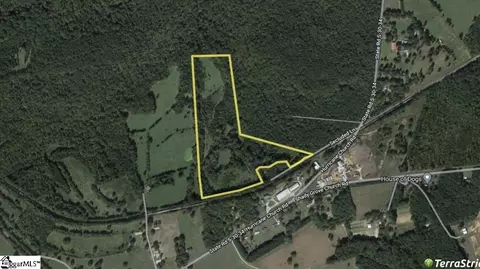 Secluded Lane, Clinton, SC 29325