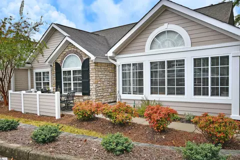 122 High Hat Cir, Greenville, SC 29617