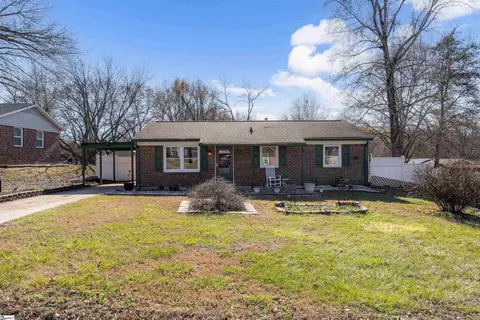 302 Boling Rd, Taylors, SC 29687